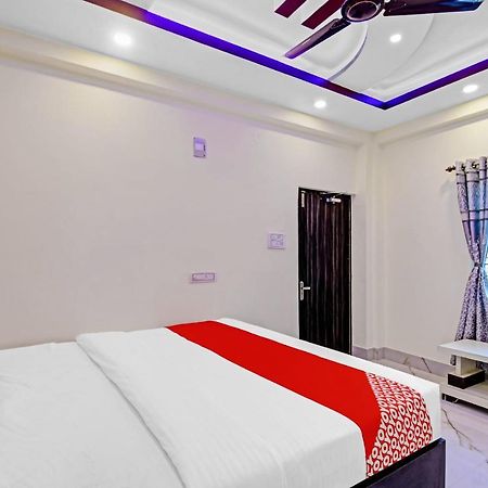 Oyo 86602 Hotel Dream Palace โกลกาตา ภายนอก รูปภาพ