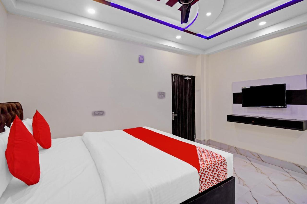 Oyo 86602 Hotel Dream Palace โกลกาตา ภายนอก รูปภาพ
