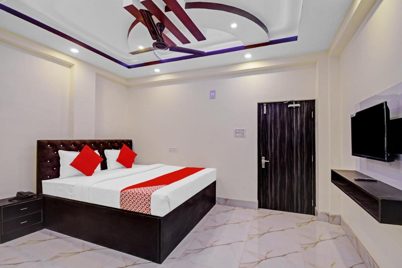 Oyo 86602 Hotel Dream Palace โกลกาตา ภายนอก รูปภาพ
